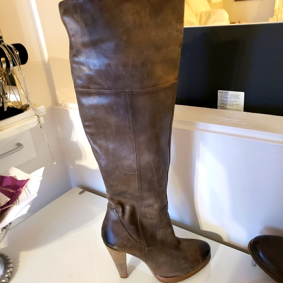 Jones BootMaker Distressed Carmel Over Knee Half Zipper Platform Boots Women EUC - Picture 3 of 16